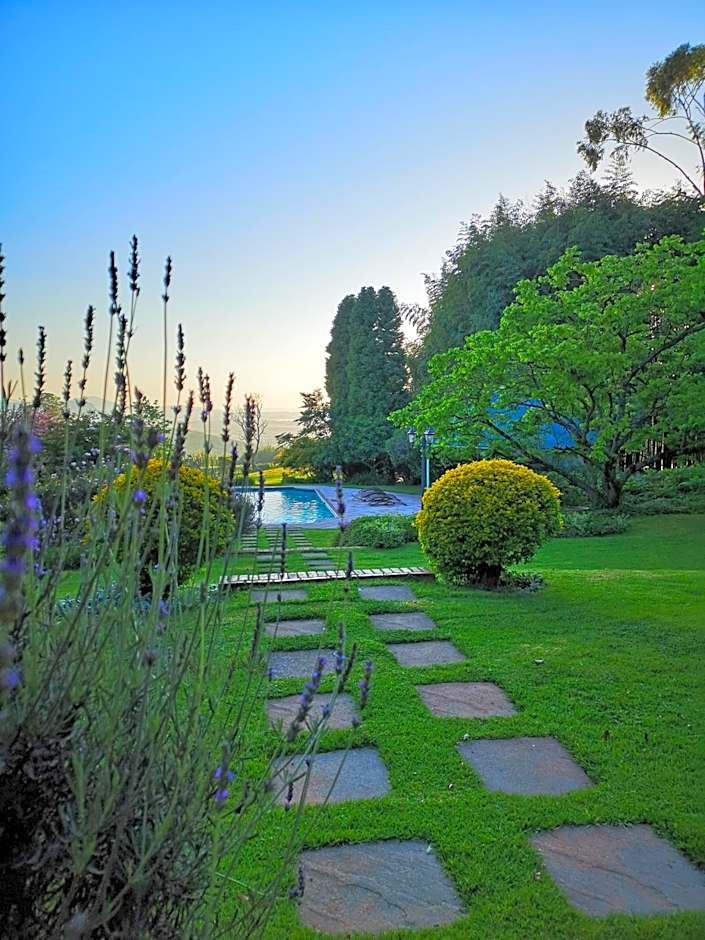 Halliwell Country Inn