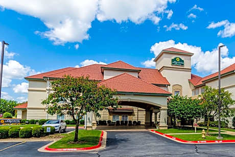 La Quinta Inn & Suites by Wyndham Bentonville