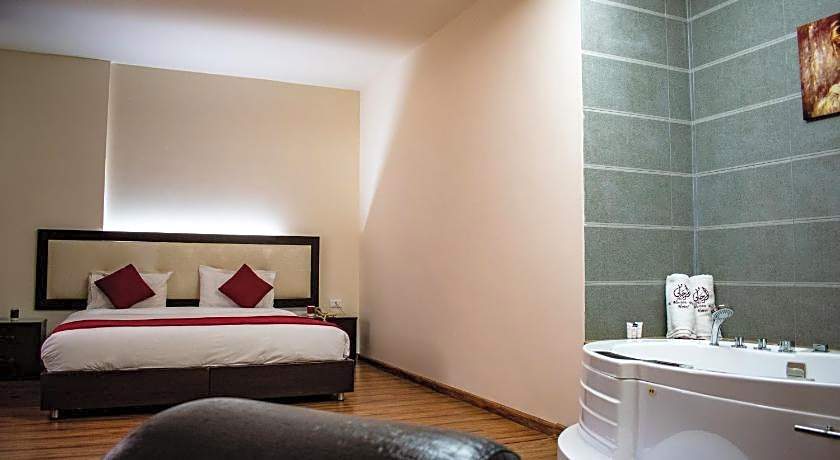 Al Murjan Palace Hotel