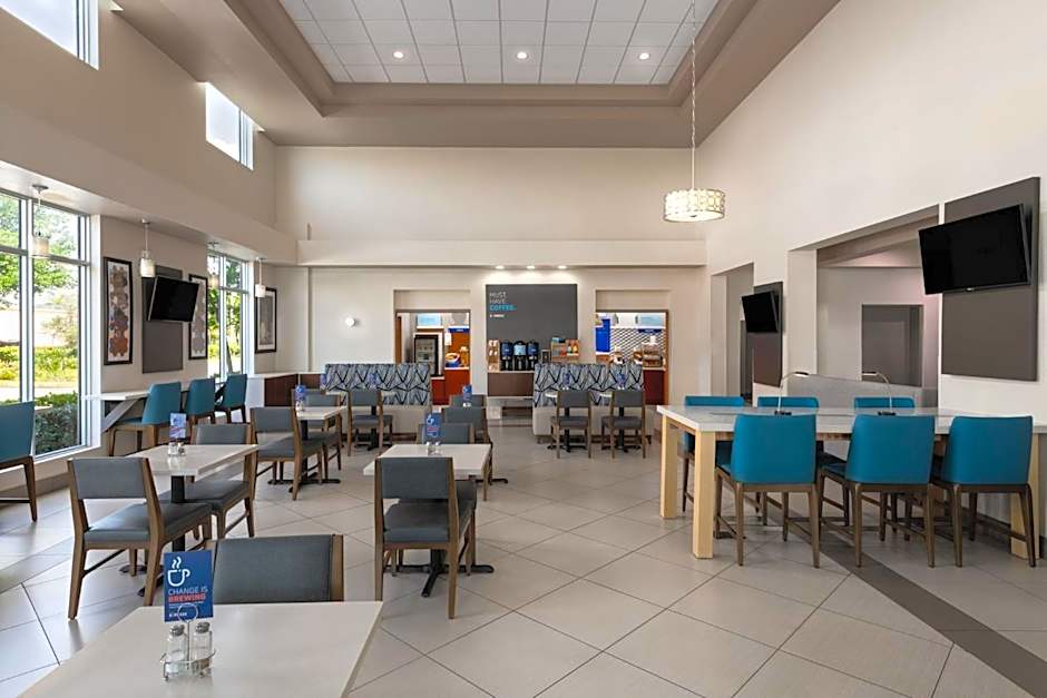 Holiday Inn Express & Suites Boynton Beach West By IHG