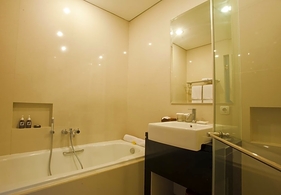 The Astari Villa and Residence