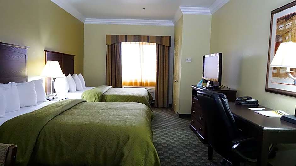 Foto 1 de 5 de 2 Queen Beds