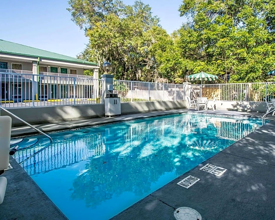 Quality Inn & Suites near Panama City Beach