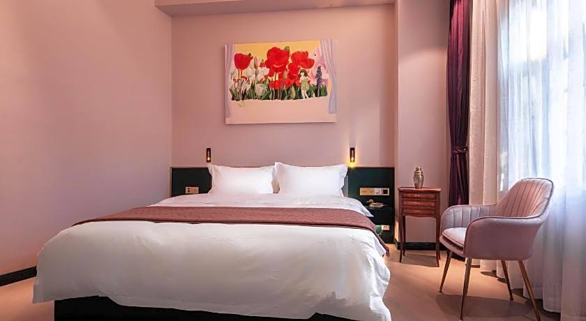 Moon and Chalice Boutique Hotel