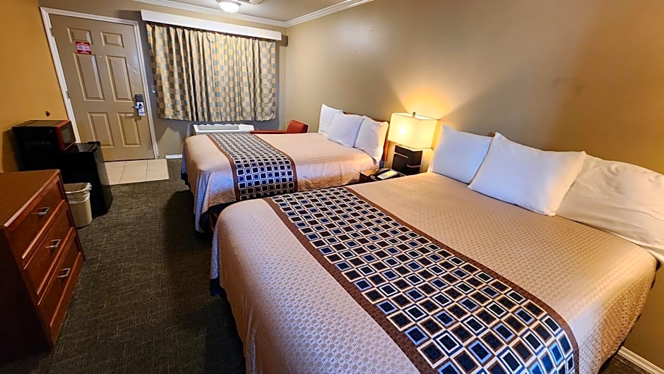 Welcome Everett Inn