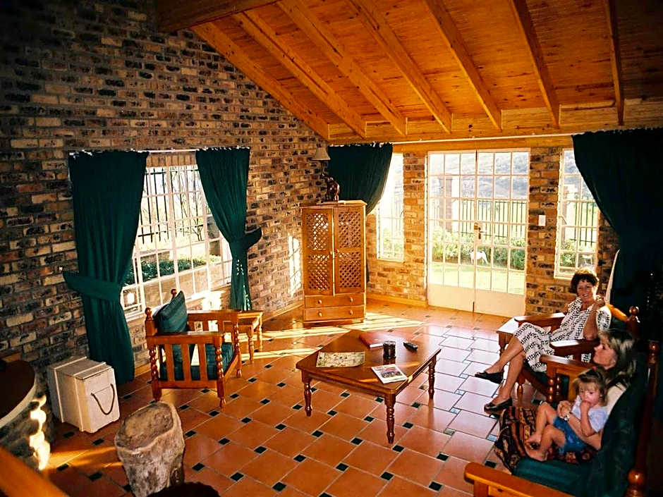 Thaba Tsweni Lodge & Safaris