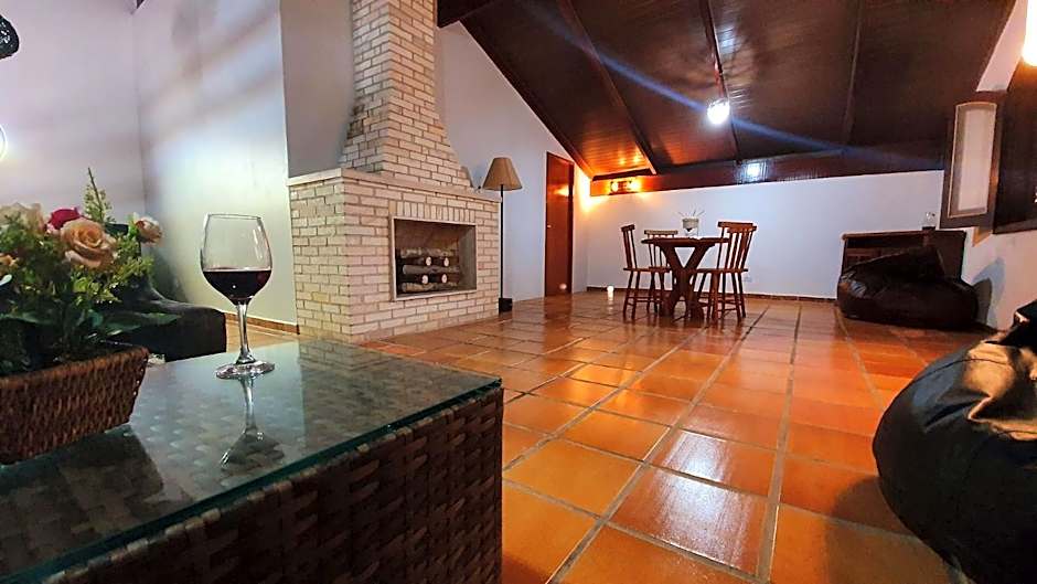 Elegante com lareira, Piscina, Área Gourmet, Bilhar, Wi-Fi, SmartTV