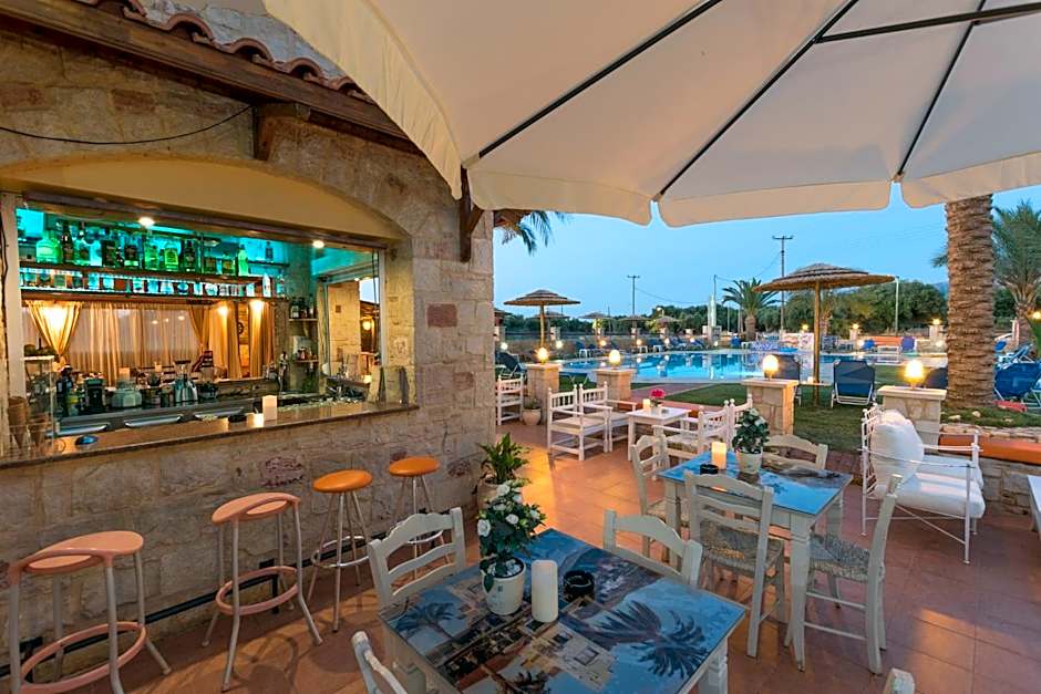 Danelis Studios & Apartments