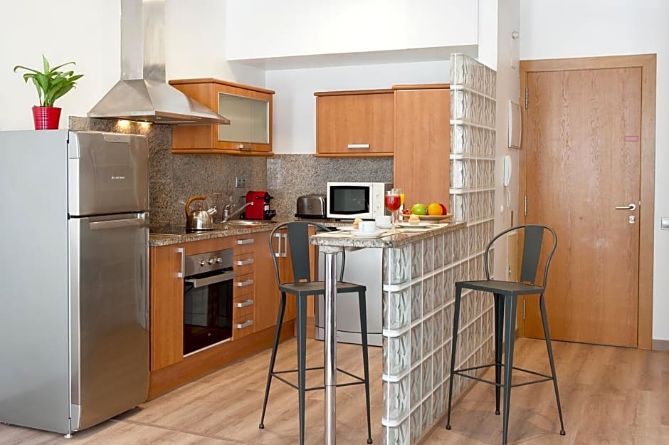 MH Apartments S. Familia