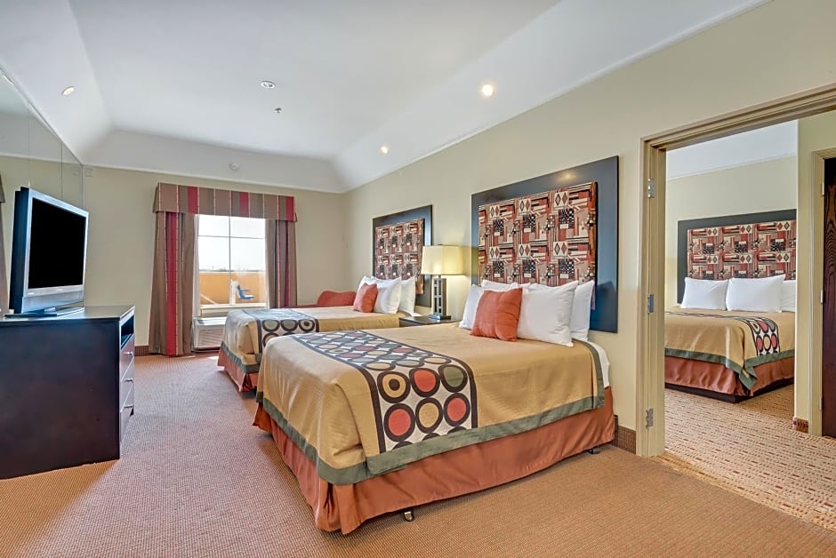 Super 8 by Wyndham Hidalgo/McAllen Area