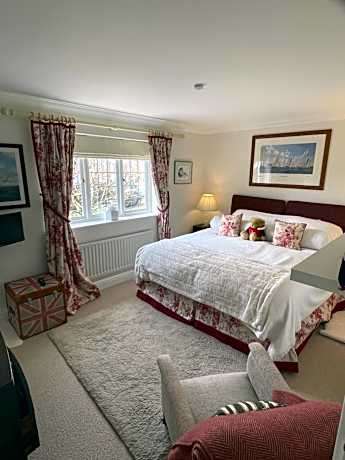 Superior Double or Twin Room with Bath and Shower