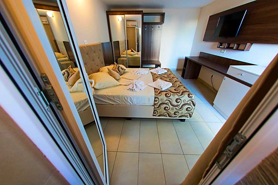 Jijo's Hotel