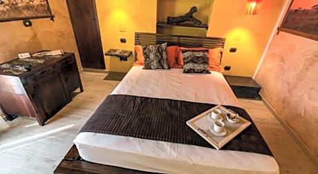 Double Room with Private Bathroom - Africa