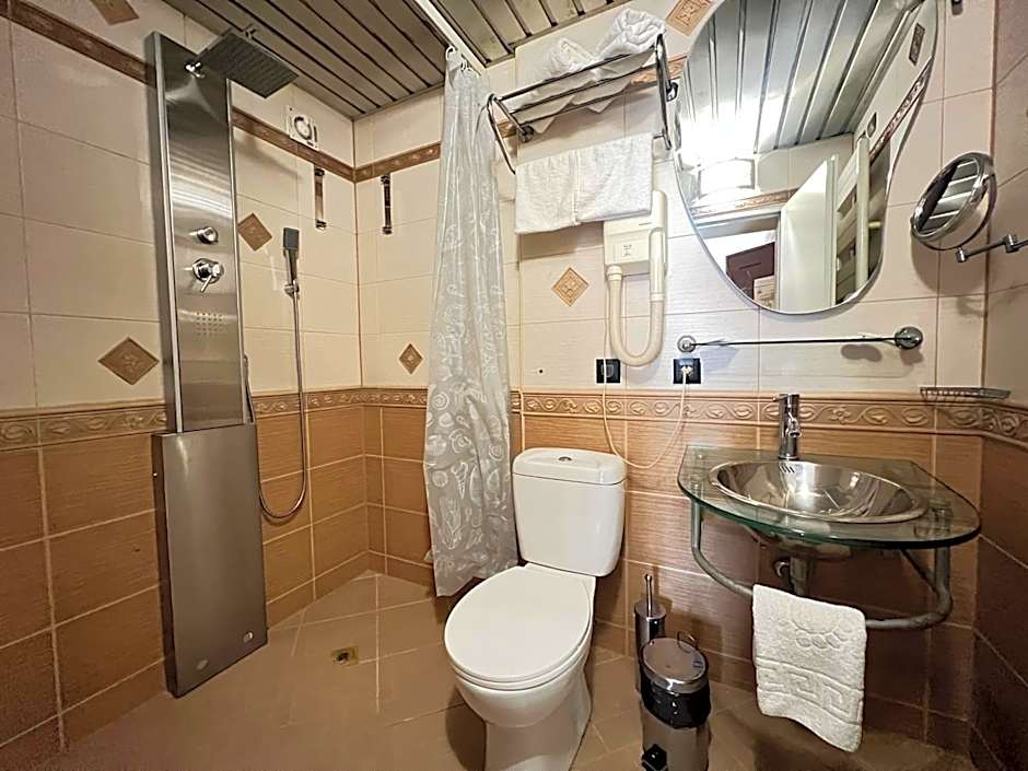 California Hotel