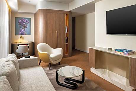 One-Bedroom Suite with Balcony