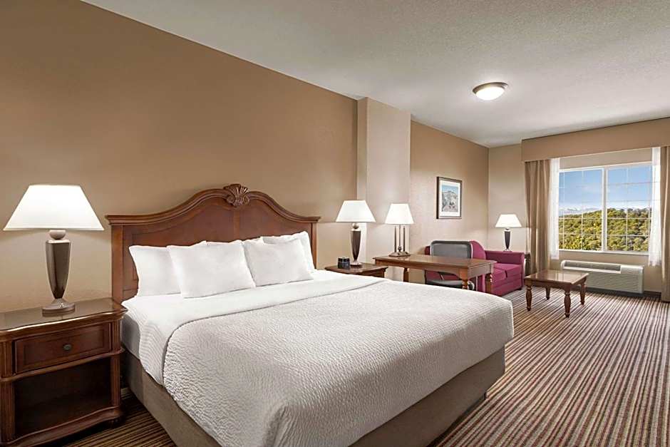 La Quinta Inn & Suites by Wyndham Trinidad