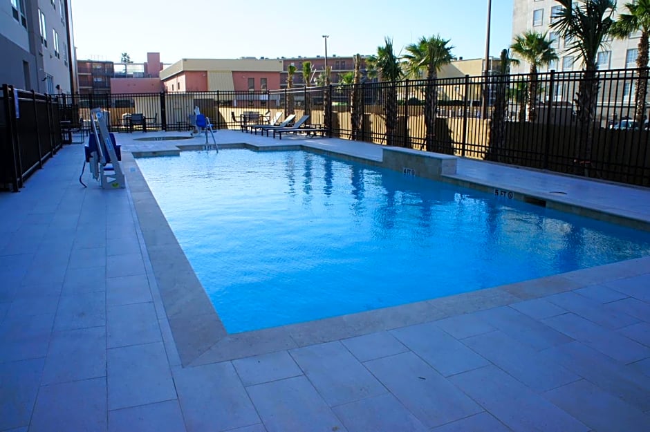 La Quinta Inn & Suites by Wyndham Galveston West Seawall