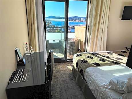 Privilège Double Room with Balcony and Sea View