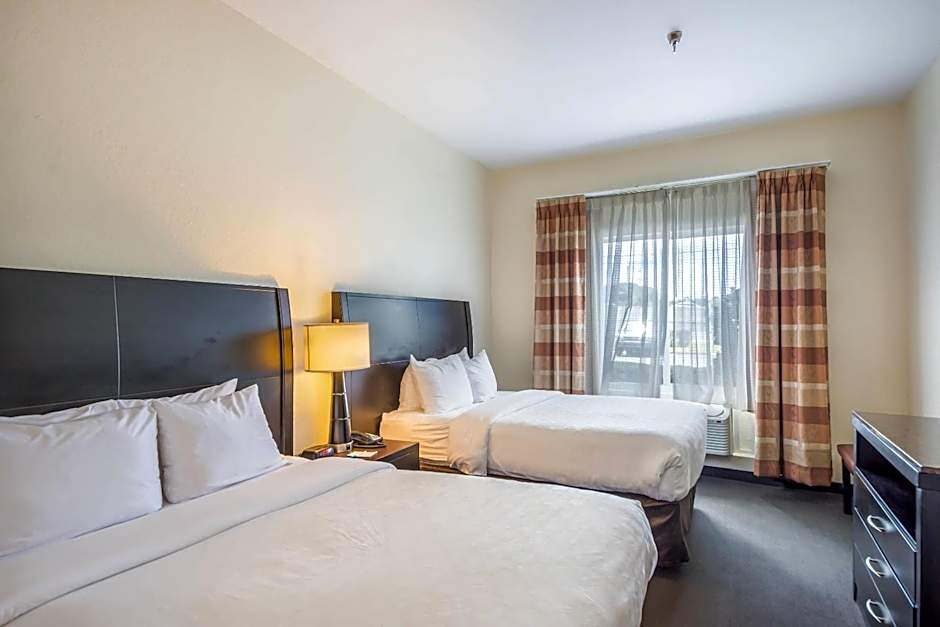 Clarion Inn & Suites Central Clearwater Beach