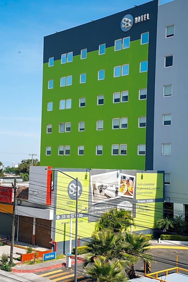 SR Hotel