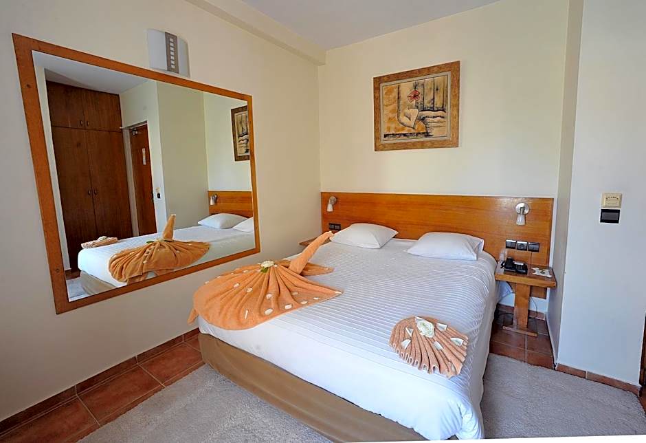 Casablanca Suites & Spa