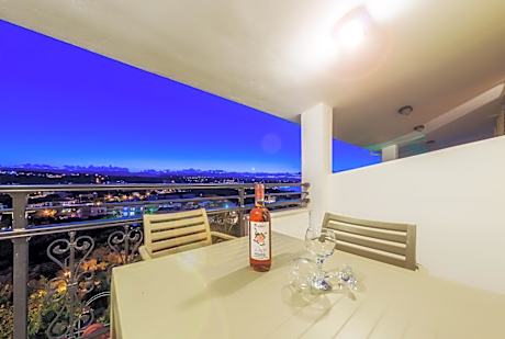 Apartment with Sea View (3-4 Adults)