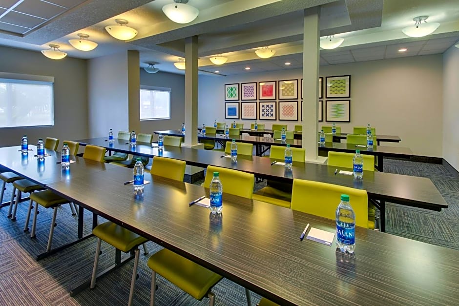 Holiday Inn Express West Palm Beach Metrocentre By IHG