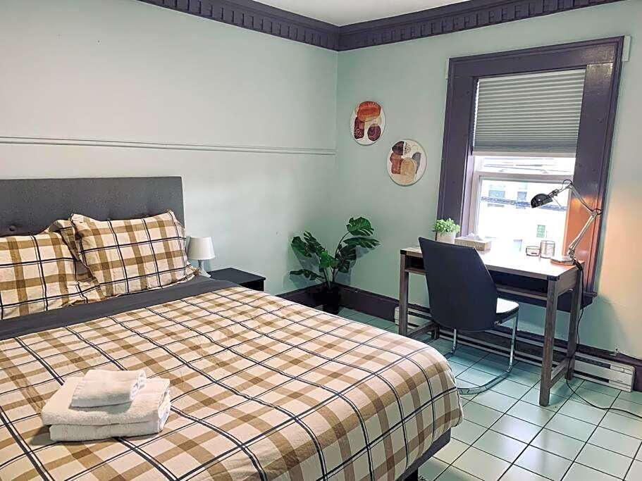 Comfy Apt, Top Floor, Excellent Kitchen