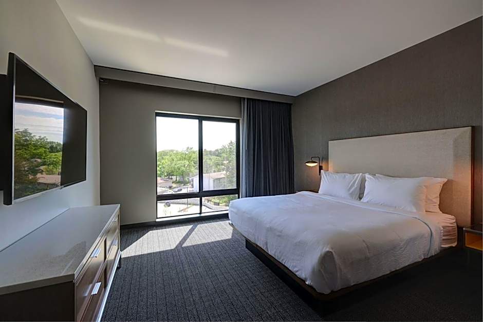 Courtyard by Marriott Iowa City University Heights