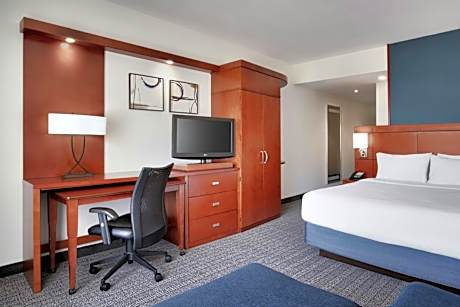 King Room with Bathtub - Mobility Access