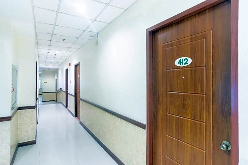 OYO 187 The Maxwell Hotel