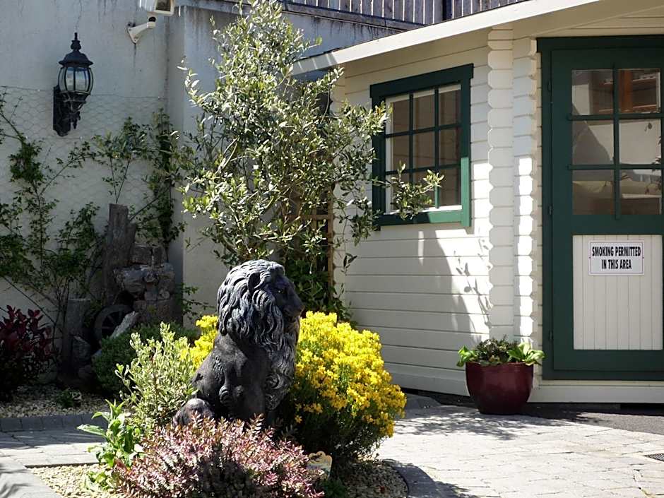 Avlon House Bed & Breakfast