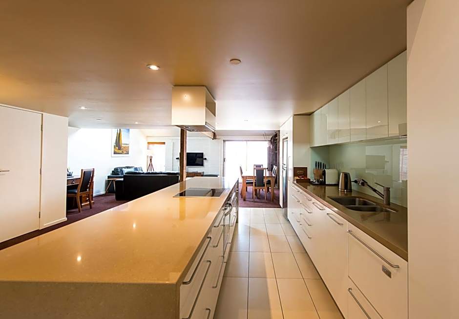 Sullivans Cove Apartments