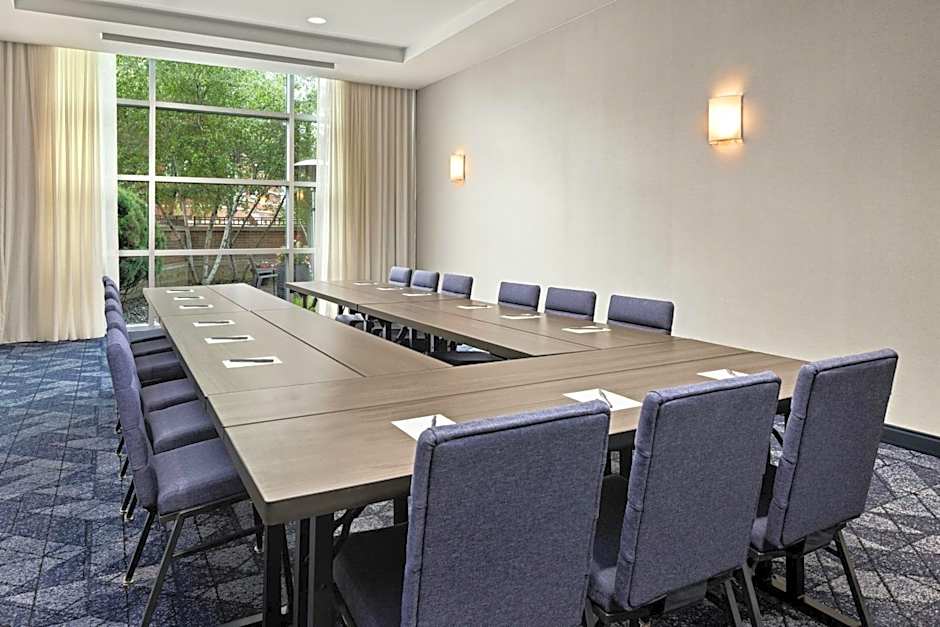 Courtyard by Marriott Minneapolis Maple Grove/Arbor Lakes