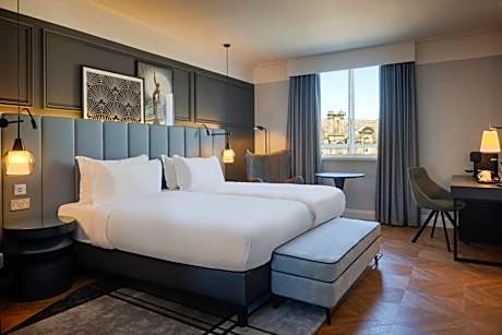 Superior Twin City Square View