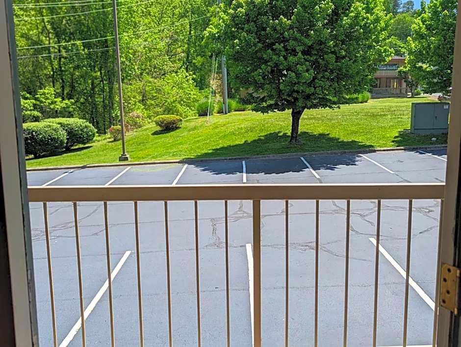 Quality Inn Cherokee