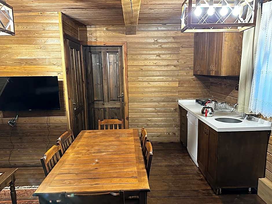 Karinna Orman Evleri