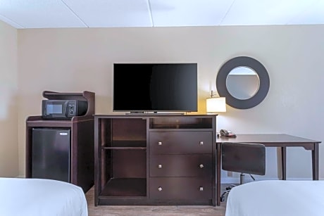 Standard Queen Room with Two Queen Beds - Non Smoking 