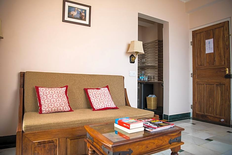Hotel Arya Niwas