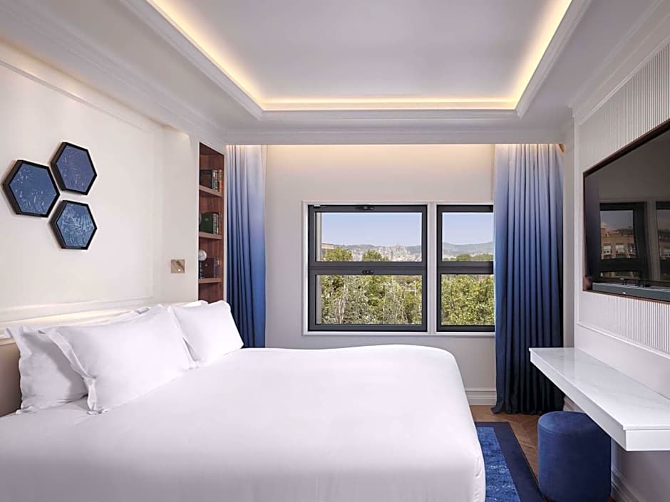 Sofitel Barcelona Skipper