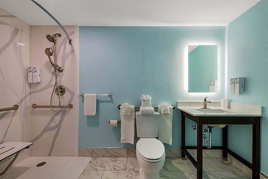 Red Roof PLUS & Suites Virginia Beach - Seaside