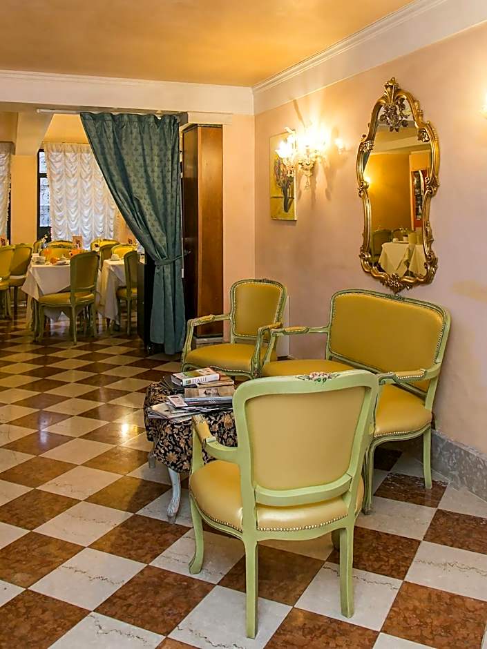 Hotel Pantalon