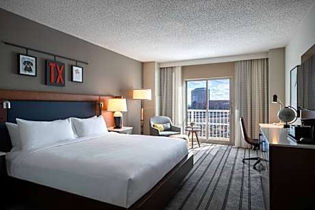 Deluxe King Suite with Roll-In Shower - Mobility and Hearing Accessible