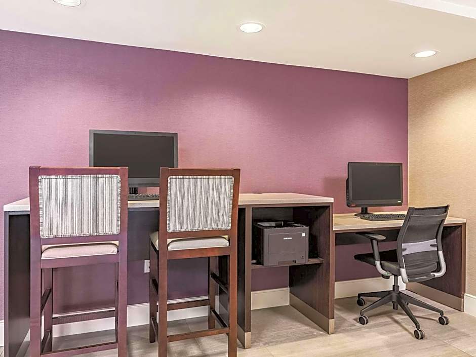 La Quinta Inn & Suites by Wyndham Salem
