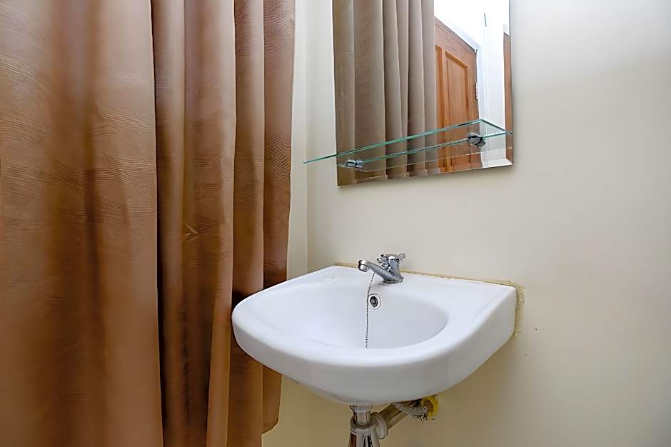 Capital O 2258 Santana Syariah Guest House