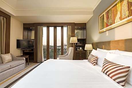 Premier Deluxe Room Lake or Pagoda View - King