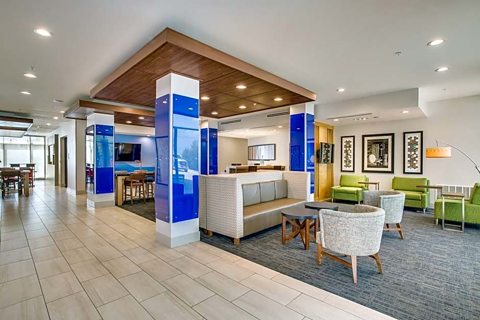 Holiday Inn Express And Suites Denton South By IHG