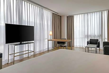 Standard Room, 1 King Bed