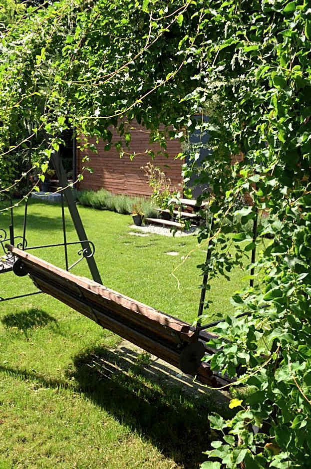 Lawendowo- sauna, jacuzzi, domki w ogrodzie i apartamenty w kamienicy