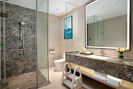 1 King Suite Kids Theme